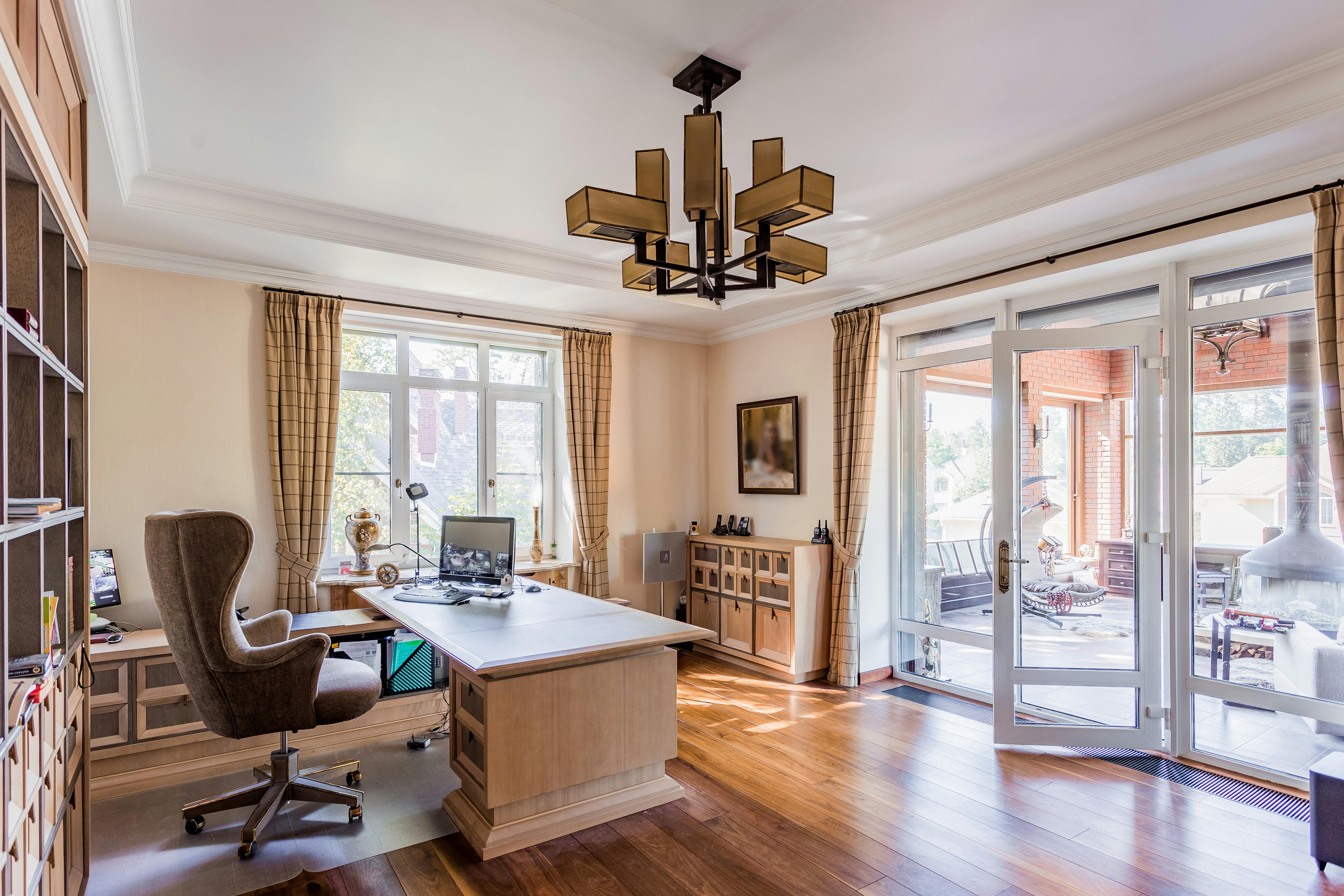 Redesigning Work Life: The Complete Guide to Moving Your Office Home